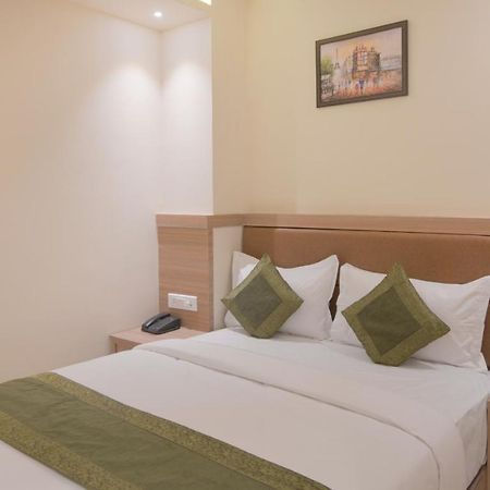 Hotel West Blue Mumbai  Buitenkant foto